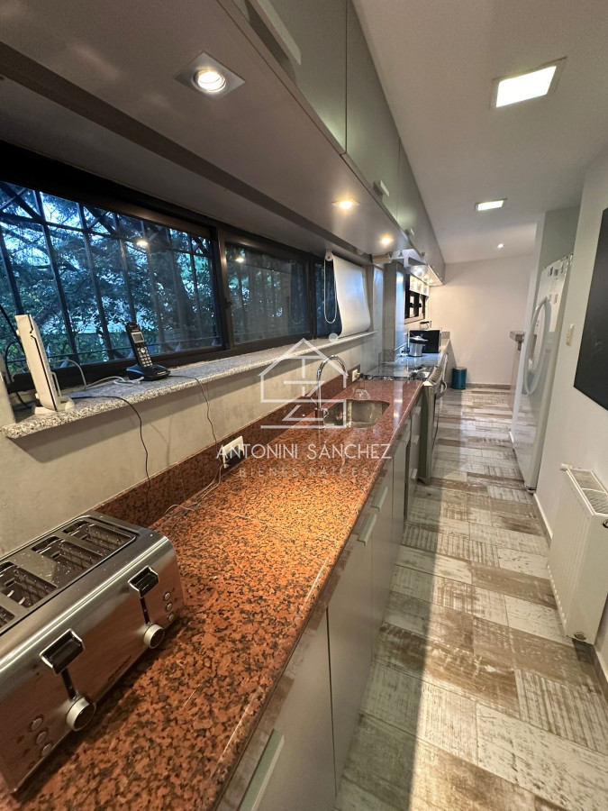 Casa ID.1405 -  Casa en venta y alquiler anual de 5 dorm y 4 baños.