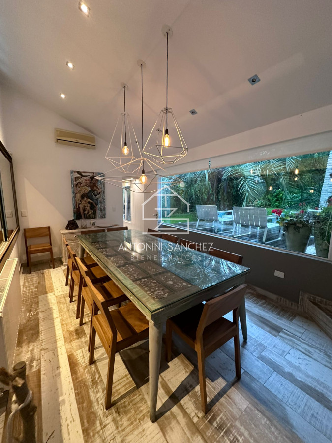 Casa ID.1405 -  Casa en venta y alquiler anual de 5 dorm y 4 baños.