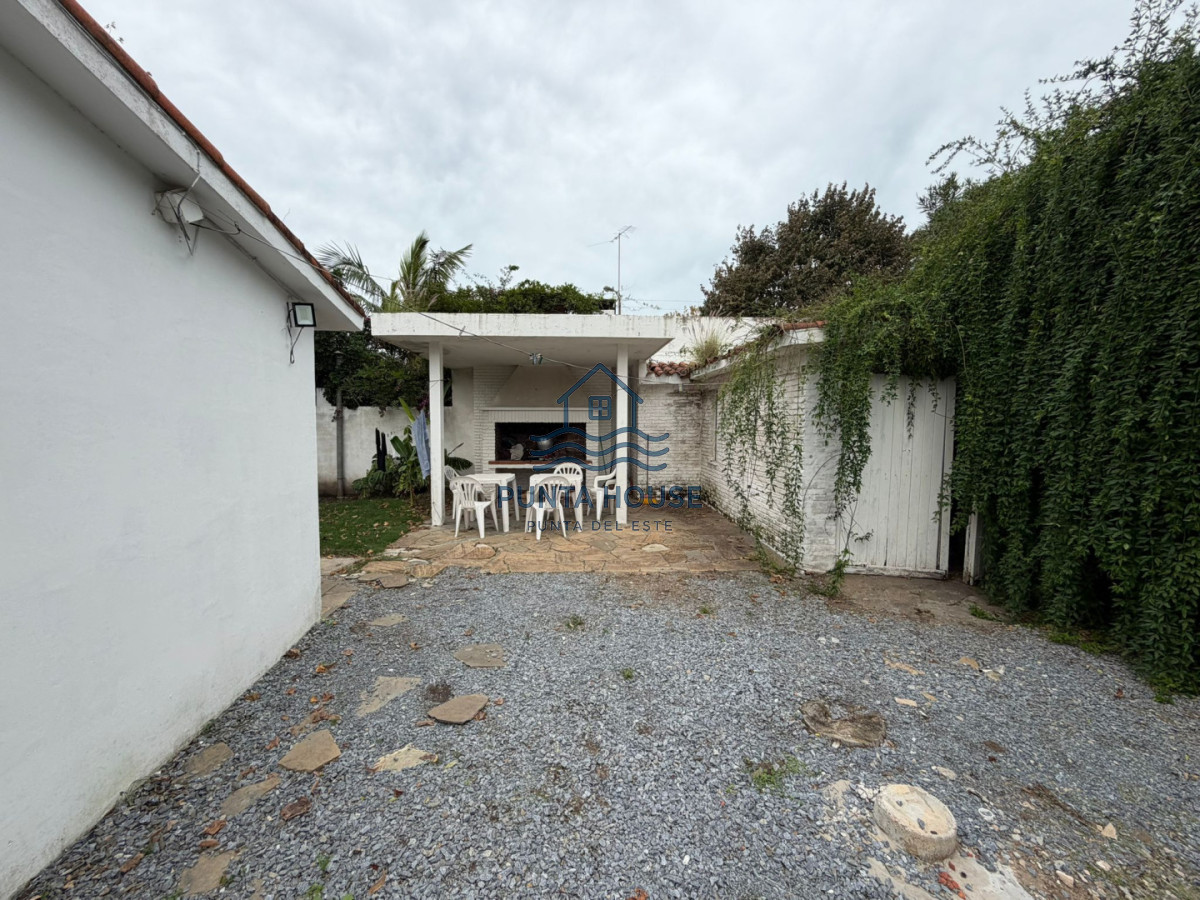 Casa ID.70 - Hermosa casa en venta en Pinares terreno esquinero