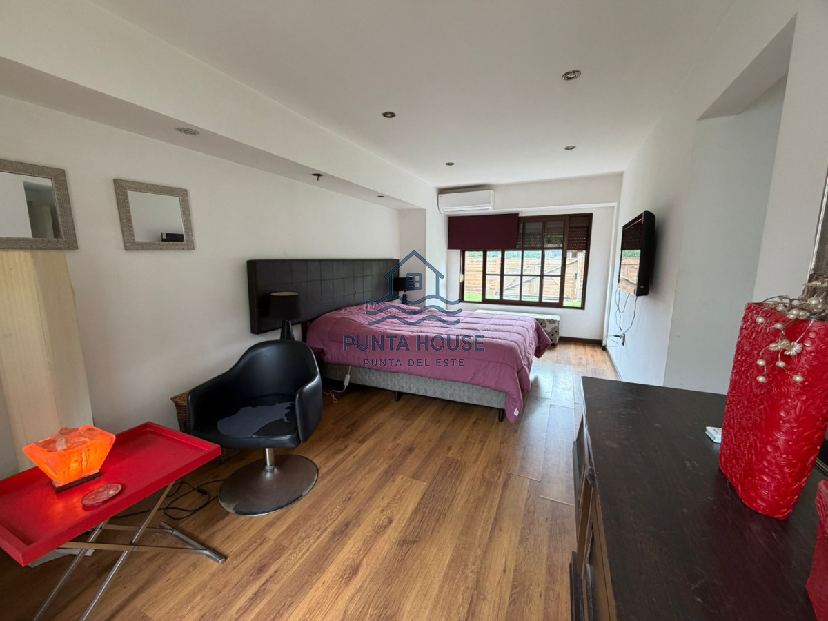 Casa ID.70 - Hermosa casa en venta en Pinares terreno esquinero