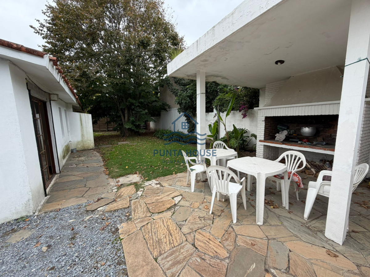Casa ID.70 - Hermosa casa en venta en Pinares terreno esquinero
