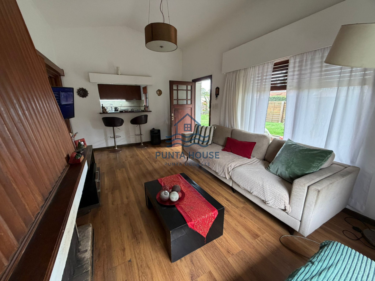 Casa ID.70 - Hermosa casa en venta en Pinares terreno esquinero