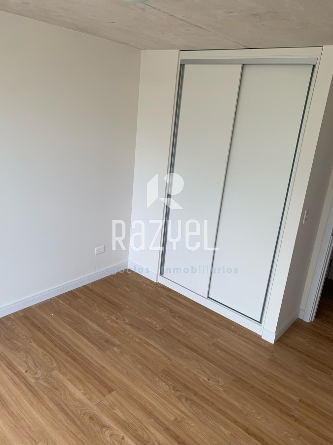Apartamento ID.900 - Apto en alquiler anual, 1 dormitorio, 1 baño, cocina, cochera.