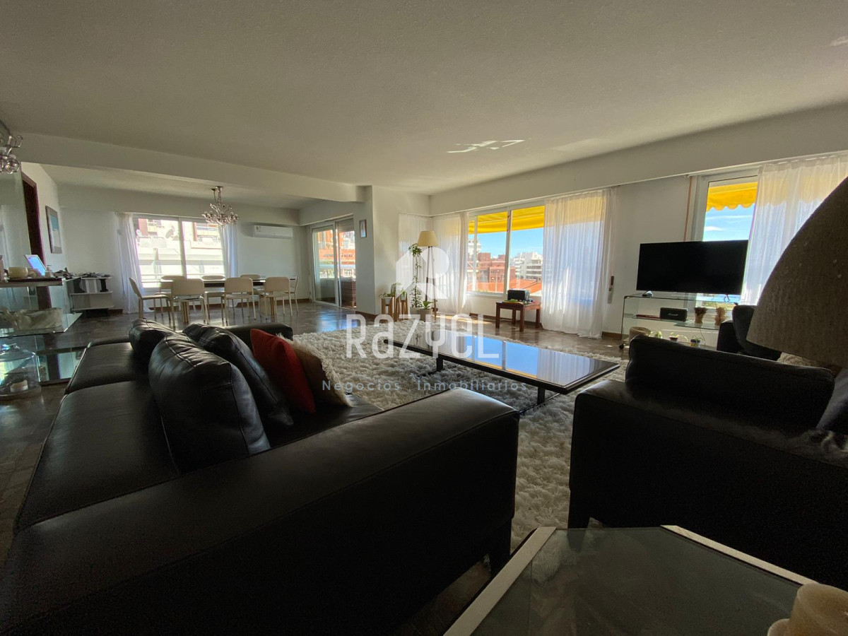 Apartamento ID.665 - Malecon Torre 2 - 4 habitaciones 5 baños.