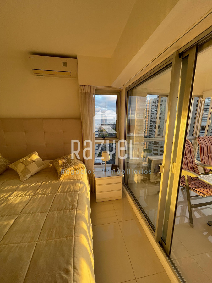 Apartamento ID.1007 - Venta Piso alto esquinero con vistas a Playa Mansa y Playa Brava – Punta del Este