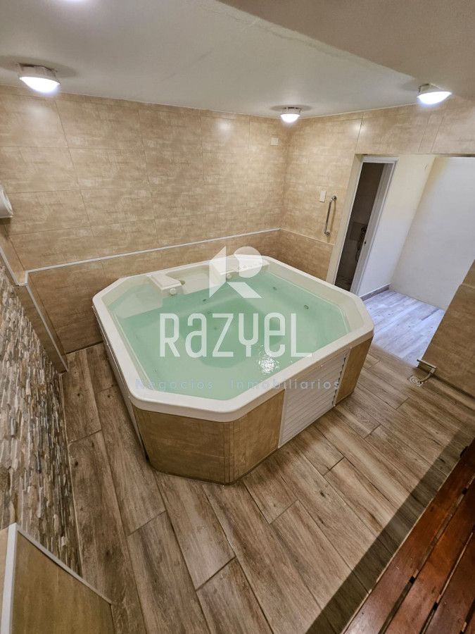 Apartamento ID.1007 - Venta Piso alto esquinero con vistas a Playa Mansa y Playa Brava – Punta del Este