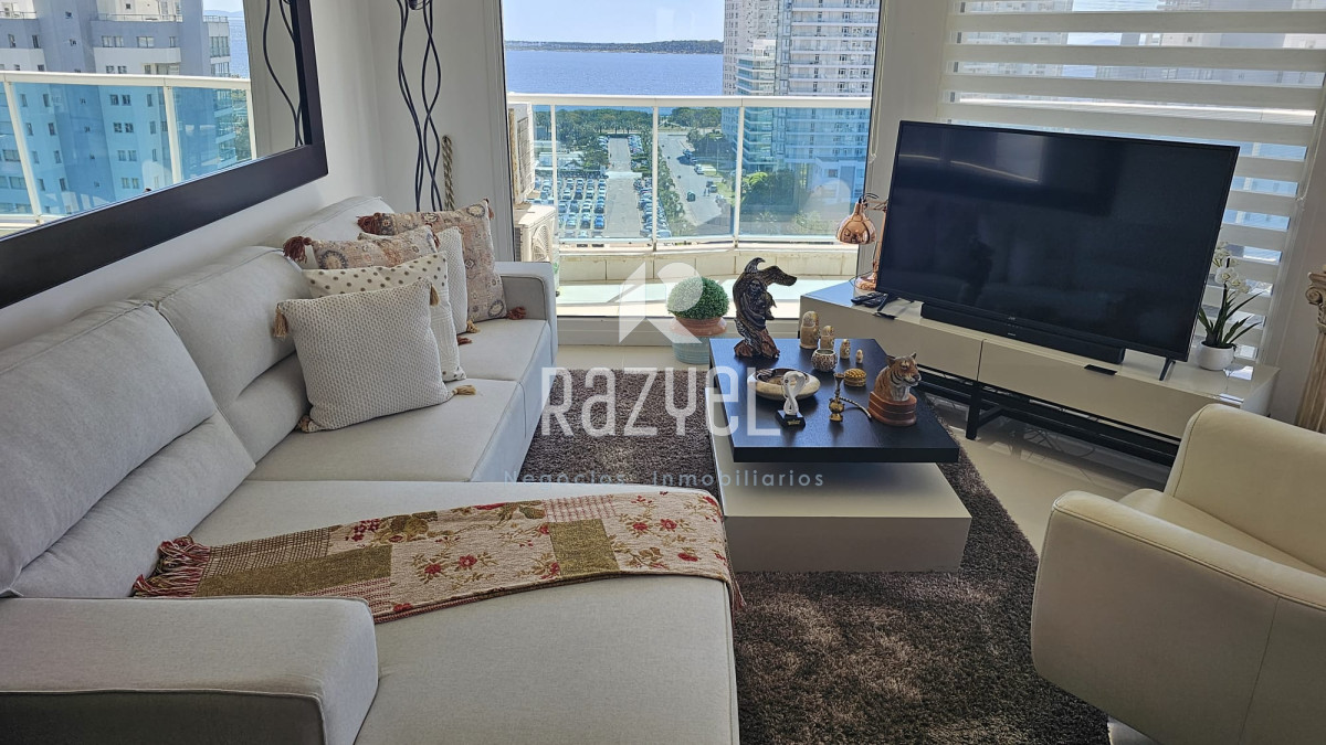 Apartamento ID.406 - Casino Tower de 3 dorm en suite mas dependencia .