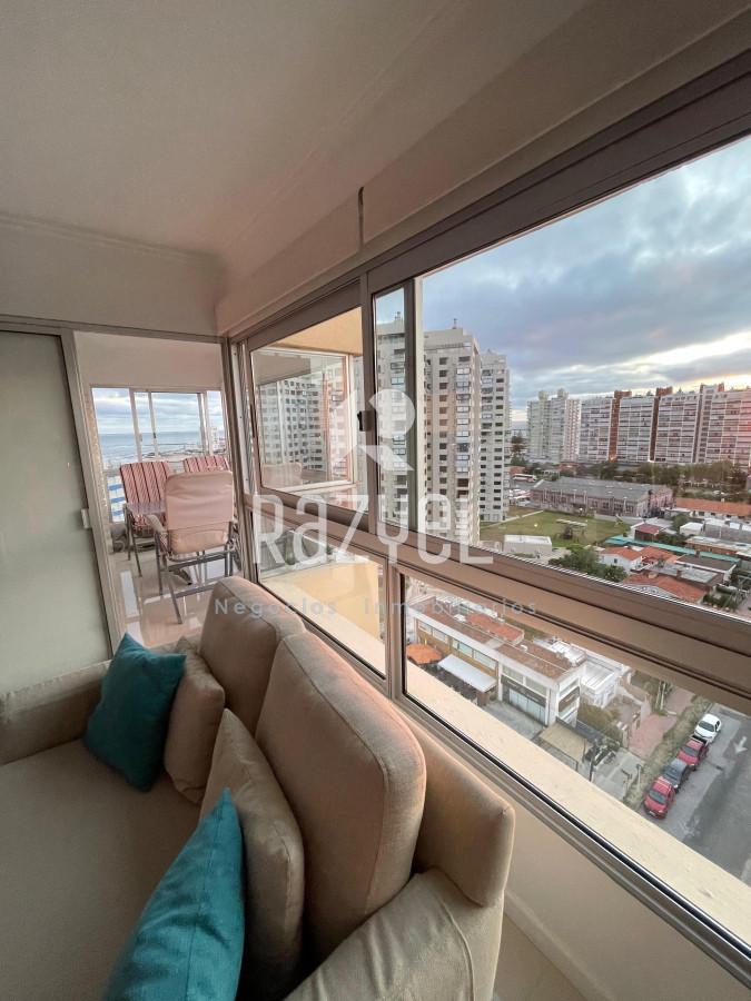 Apartamento ID.1007 - Venta Piso alto esquinero con vistas a Playa Mansa y Playa Brava – Punta del Este