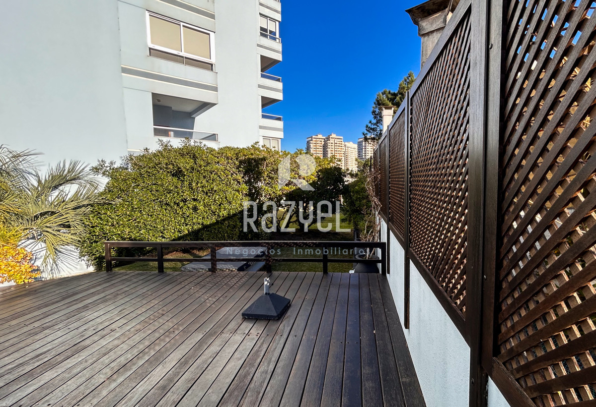 Apartamento ID.1026 - La Mejor Ubicacion de Punta del Este!