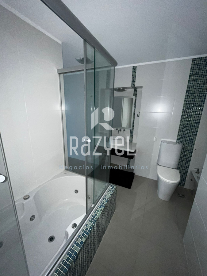 Apartamento ID.812 - Penthouse de 3 Dormitorios 4 Baños 4 Suites a 300 metros del Mar.