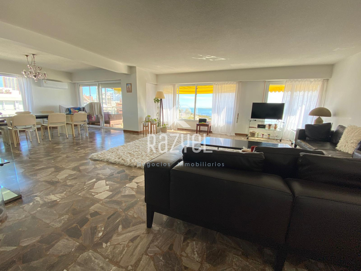 Apartamento ID.665 - Malecon Torre 2 - 4 habitaciones 5 baños.