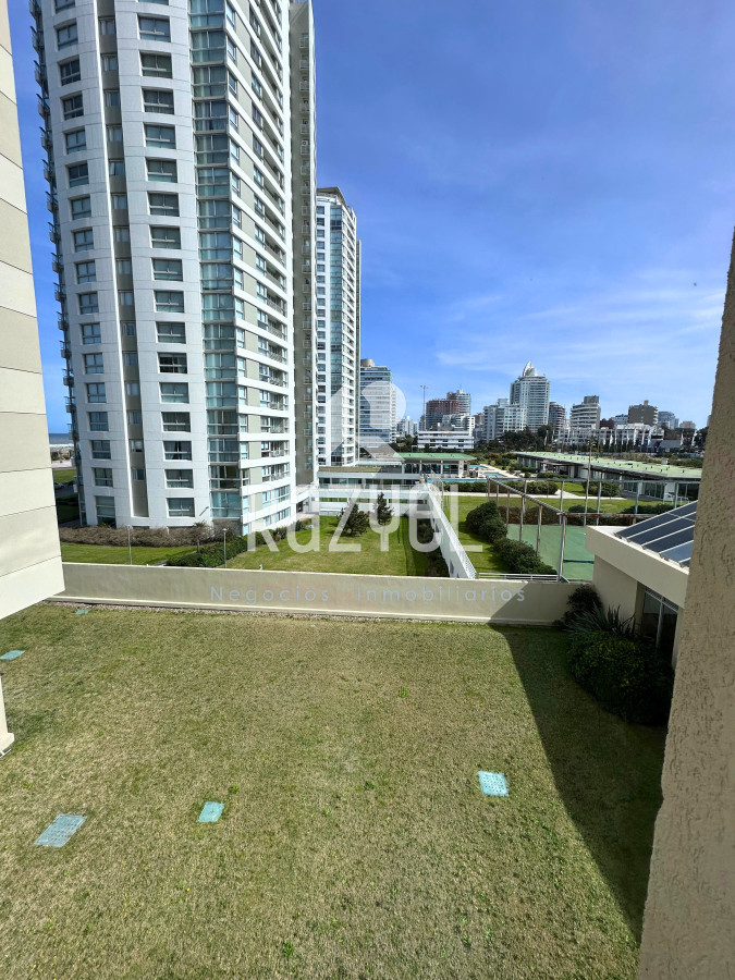 Apartamento ID.382 - Venta & Alquiler de Temporada ,primera linea playa Brava, pda 9.