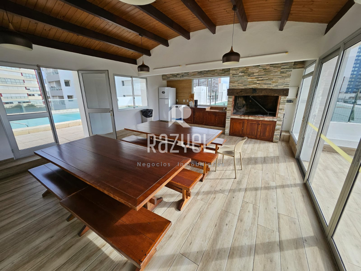 Apartamento ID.1007 - Venta Piso alto esquinero con vistas a Playa Mansa y Playa Brava – Punta del Este