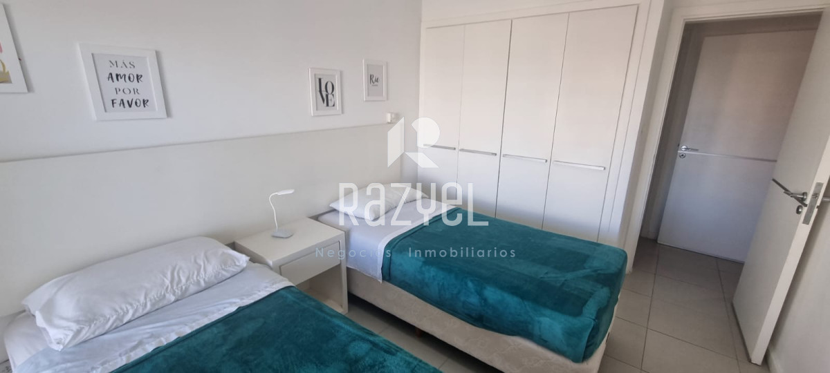 Apartamento ID.745 - Venta de apartamento de 2 dorm con parrillero propio en Torre Manhattan