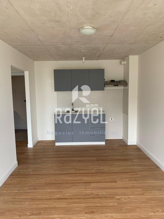 Apartamento ID.900 - Apto en alquiler anual, 1 dormitorio, 1 baño, cocina, cochera.