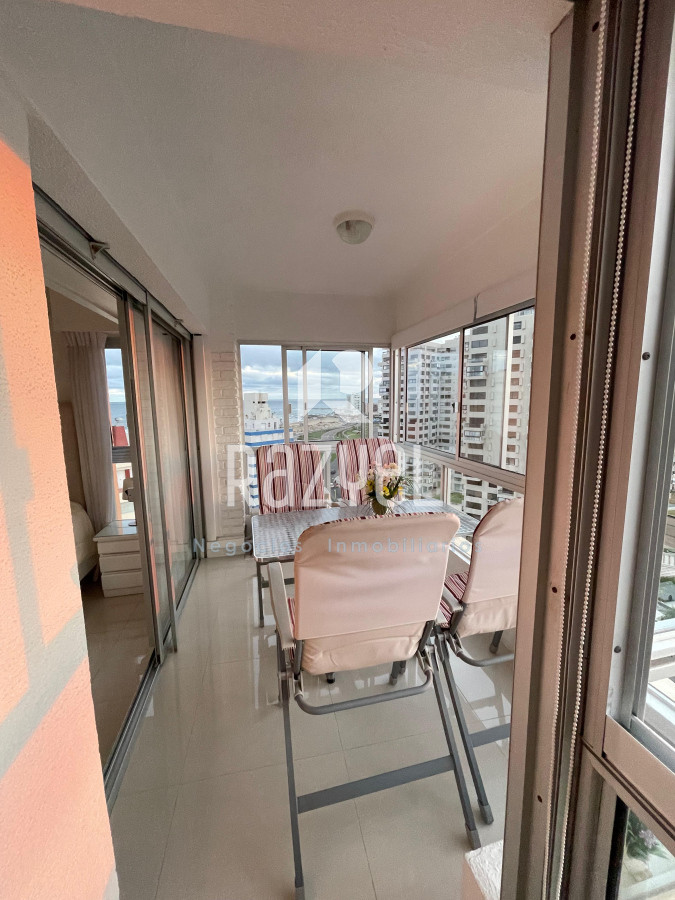 Apartamento ID.1007 - Venta Piso alto esquinero con vistas a Playa Mansa y Playa Brava – Punta del Este