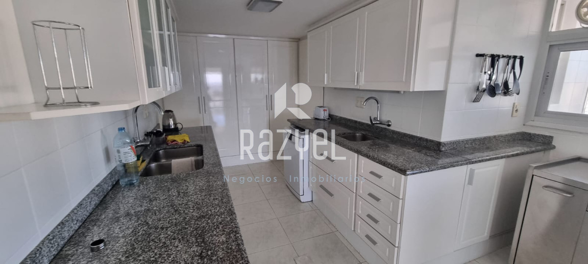 Apartamento ID.687 - Penthouse con vista al mar de 5 dorm