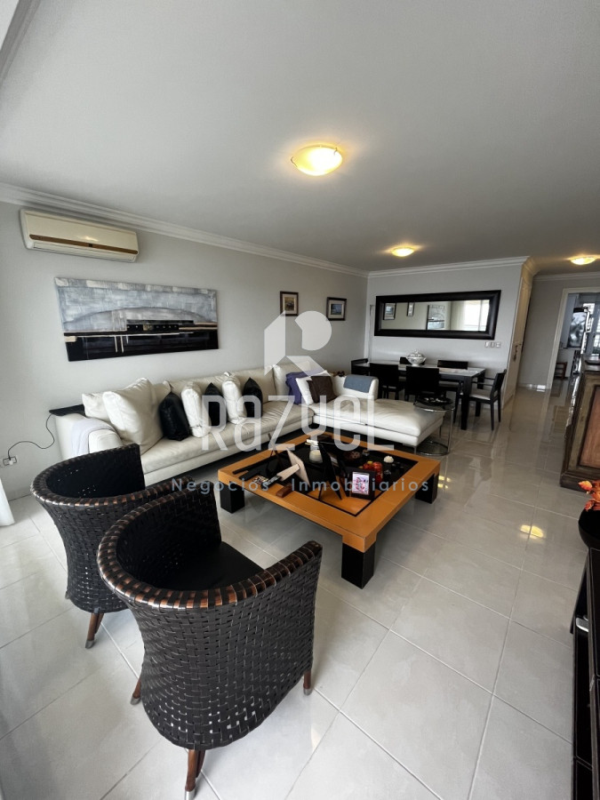 Apartamento ID.676 - Apto en Le Jarden de 3 dorm