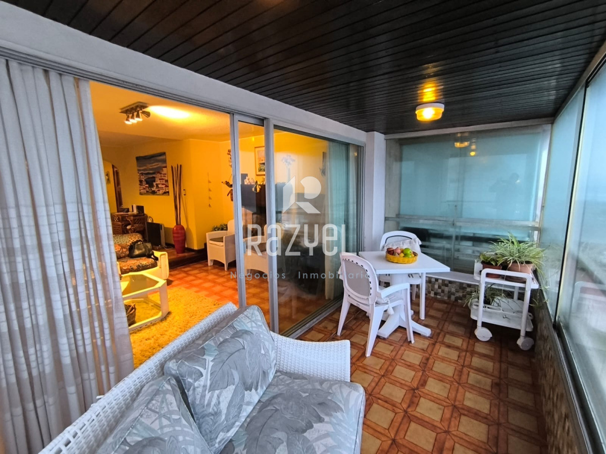 Apartamento ID.1127 - Espectacular alquiler con Vista al Mar. 3 dormitorios.