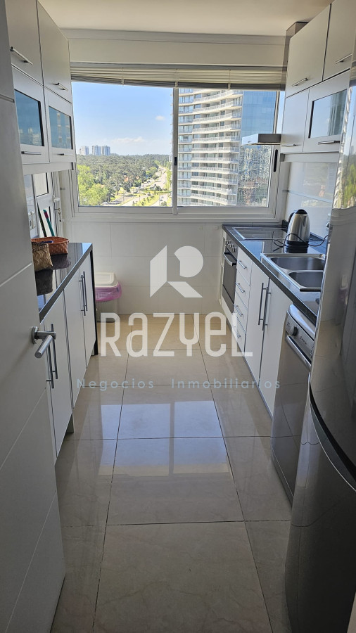 Apartamento ID.406 - Casino Tower de 3 dorm en suite mas dependencia .