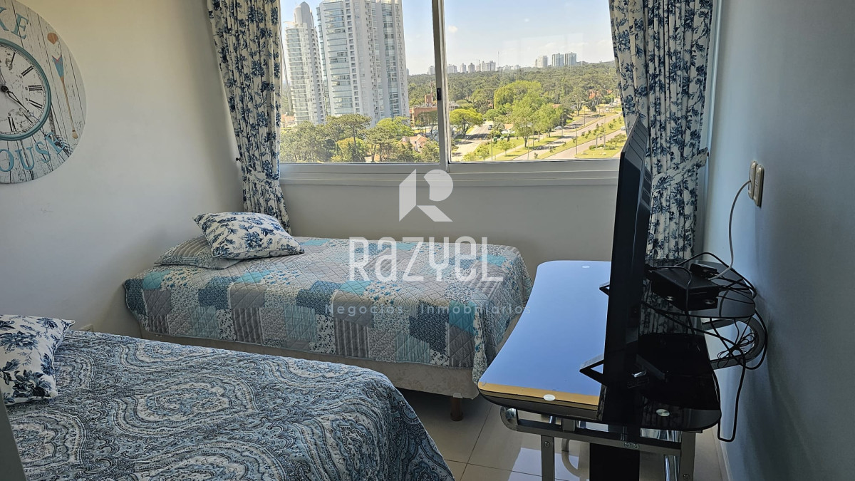 Apartamento ID.406 - Casino Tower de 3 dorm en suite mas dependencia .