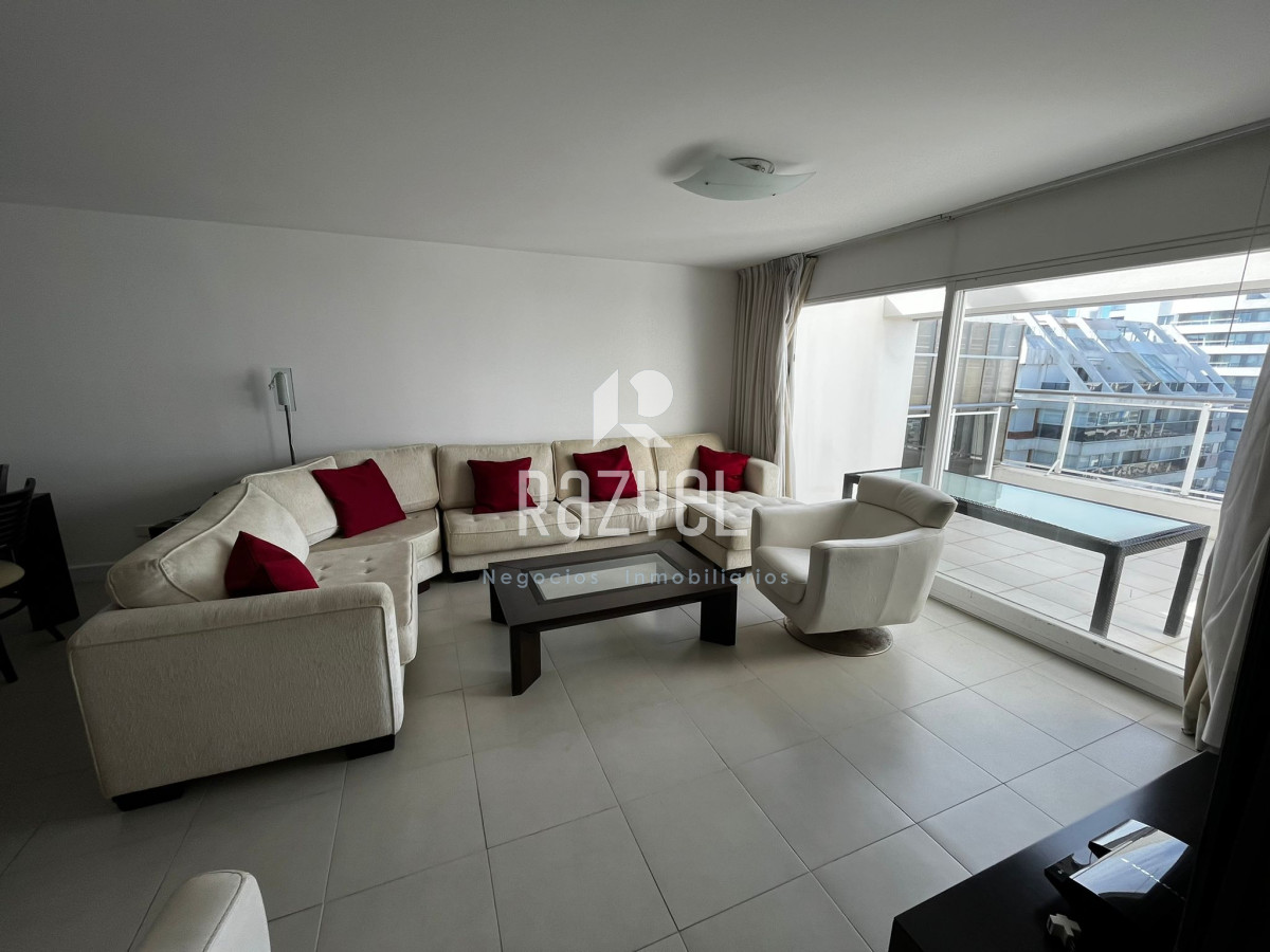 Apartamento ID.812 - Penthouse de 3 Dormitorios 4 Baños 4 Suites a 300 metros del Mar.