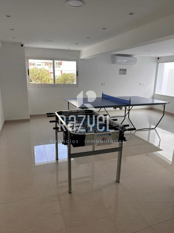 Apartamento ID.1007 - Venta Piso alto esquinero con vistas a Playa Mansa y Playa Brava – Punta del Este