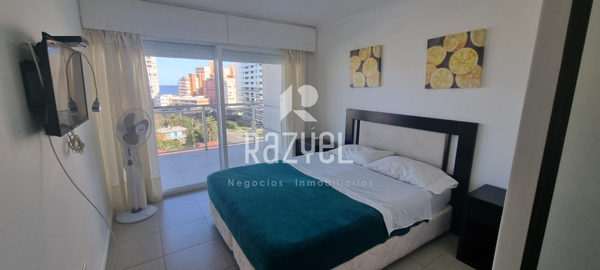 Apartamento ID.745 - Venta de apartamento de 2 dorm con parrillero propio en Torre Manhattan