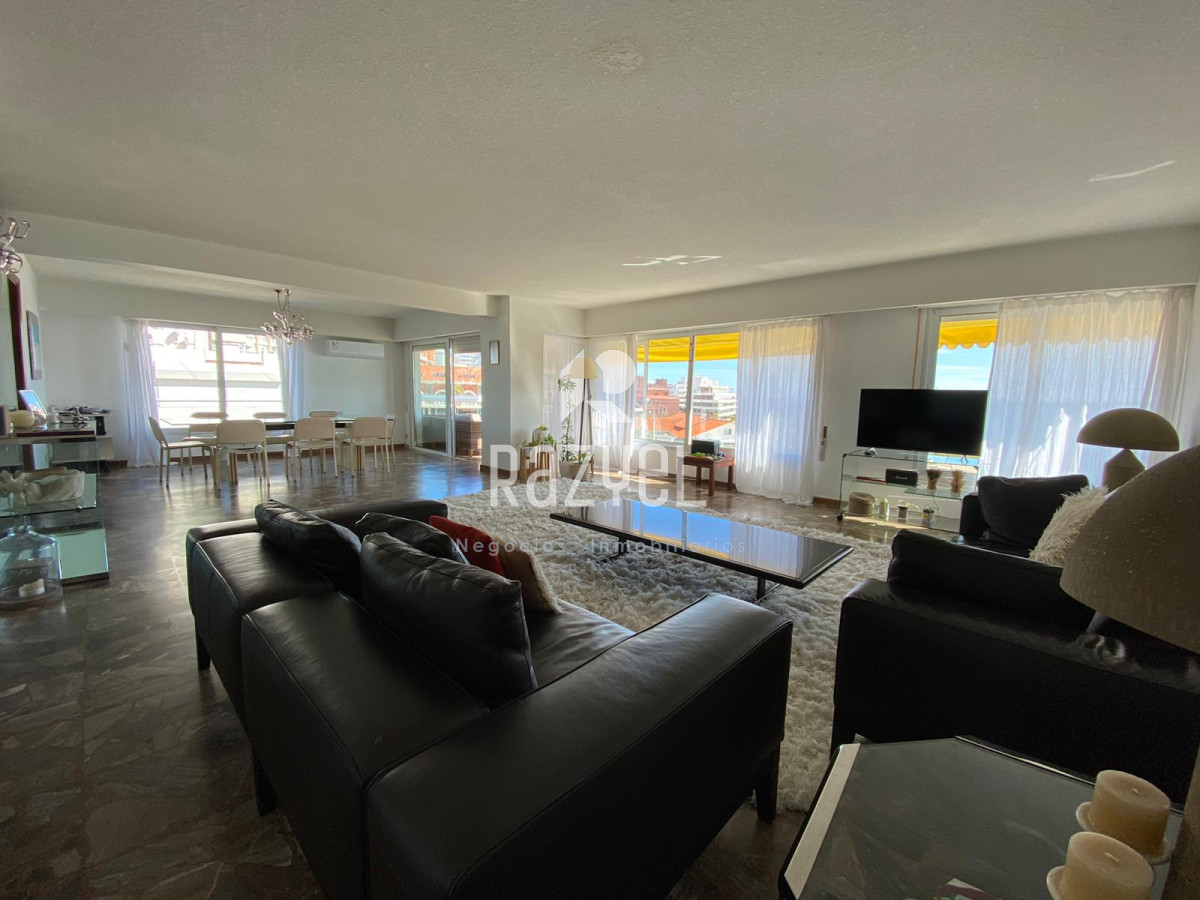 Apartamento ID.665 - Malecon Torre 2 - 4 habitaciones 5 baños.