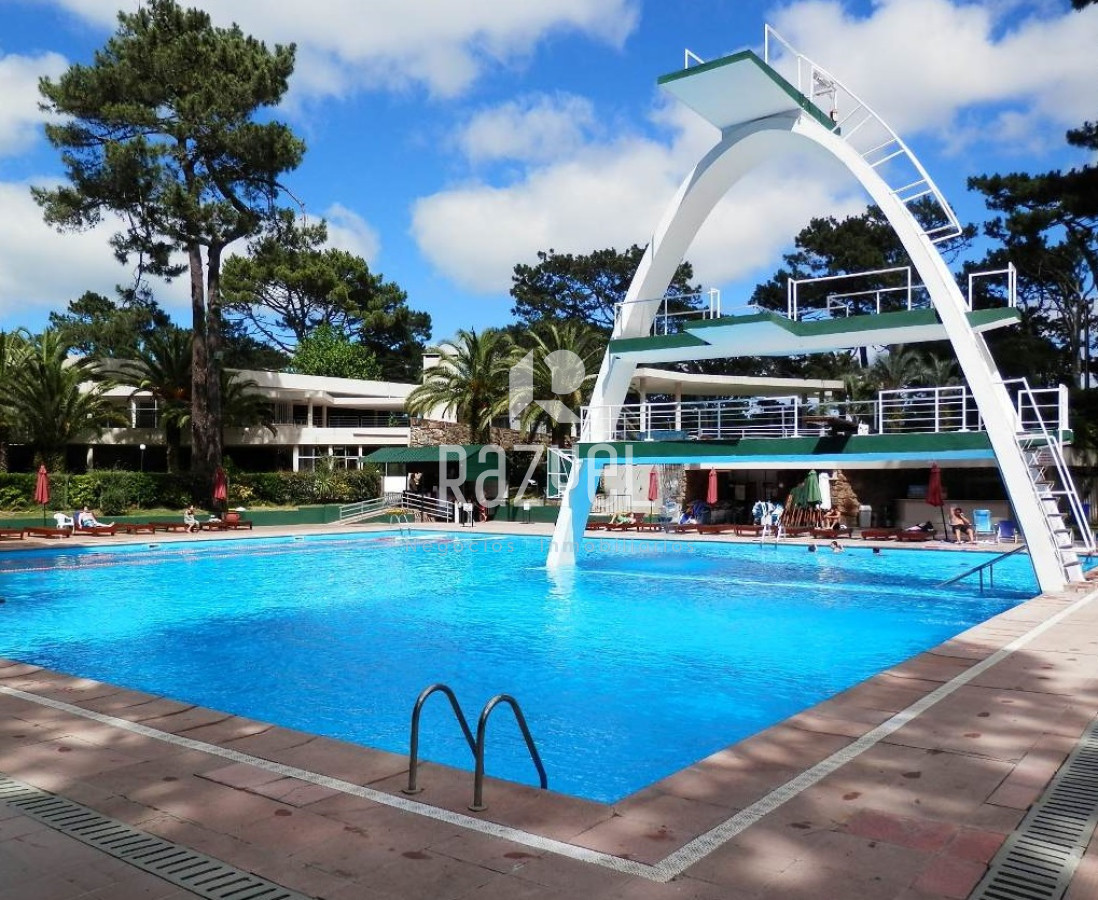 Apartamento ID.925 - Apartamento en hermoso complejo en Punta del Este