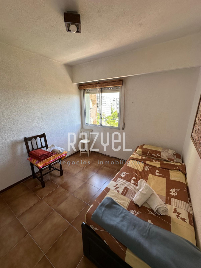 Apartamento ID.972 - Alquiler anual apartamento de 2 dormitorios y 2 baños, Maldonado. 