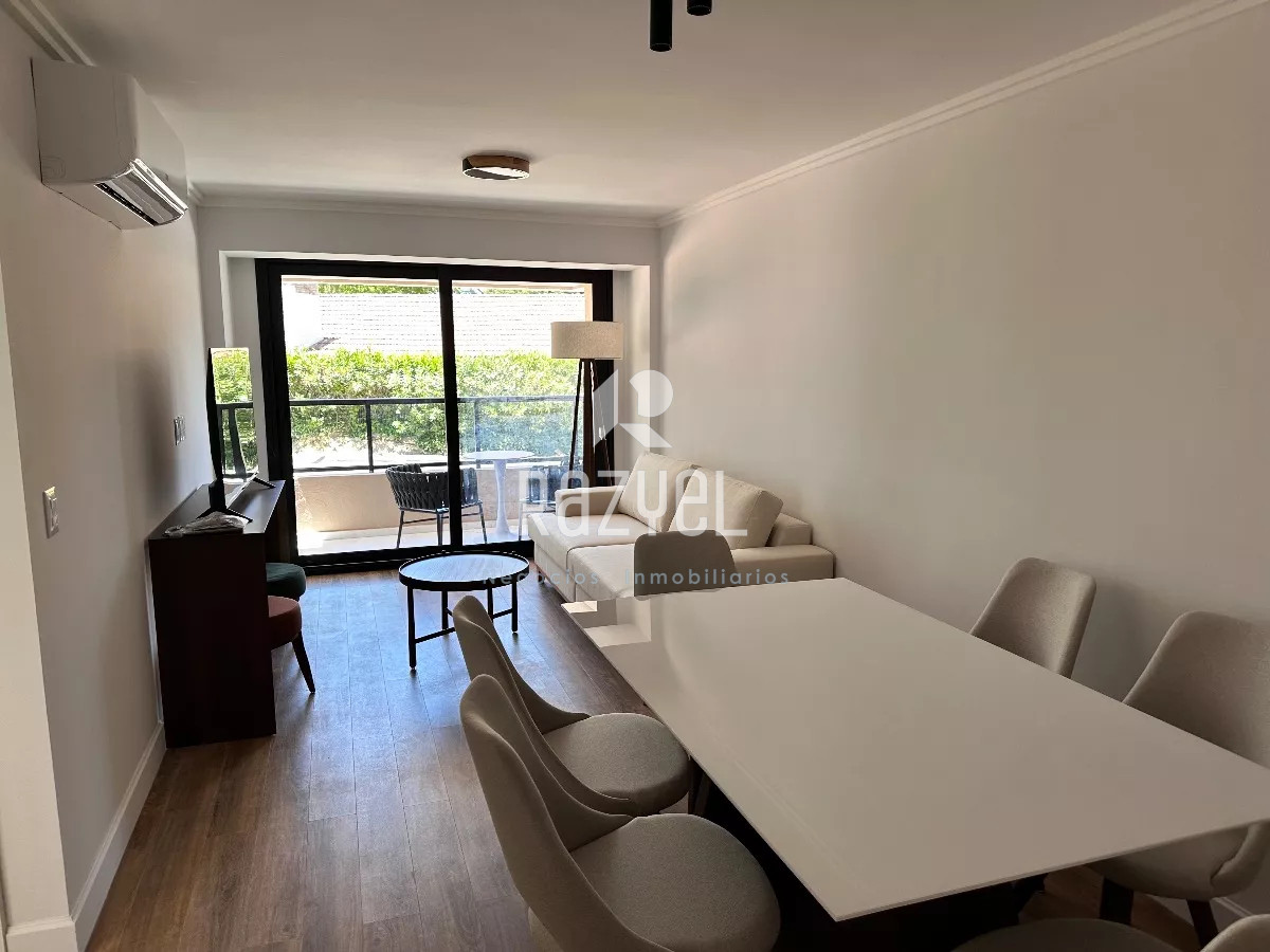 Apartamento ID.868 - Apartamento 2 Dormitorios Av Roosevelt C/ Amenities Y Mucama