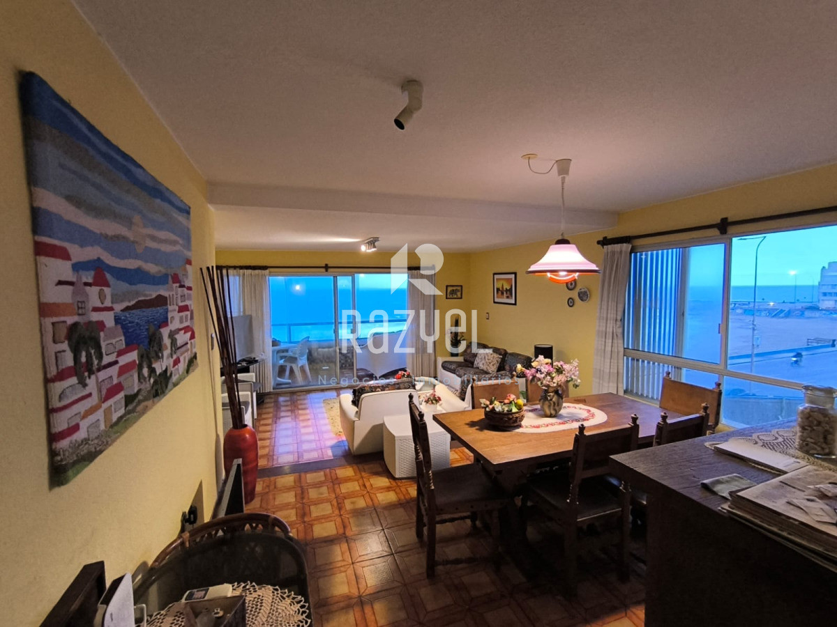 Apartamento ID.1127 - Espectacular alquiler con Vista al Mar. 3 dormitorios.