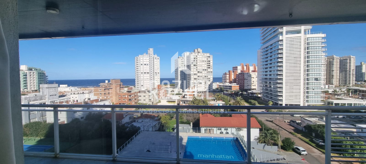 Apartamento ID.745 - Venta de apartamento de 2 dorm con parrillero propio en Torre Manhattan