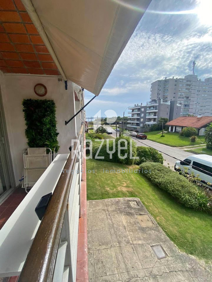 Apartamento Parada 10 a 50m del agua! - GoPunta - Portal Inmobiliario de Punta del Este - Maldonado