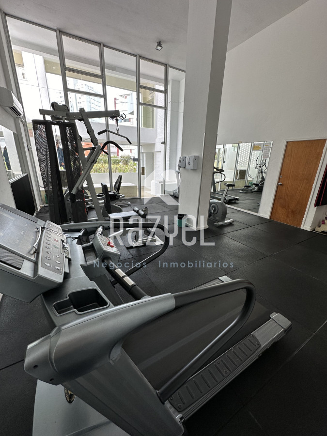 Apartamento ID.1007 - Venta Piso alto esquinero con vistas a Playa Mansa y Playa Brava – Punta del Este