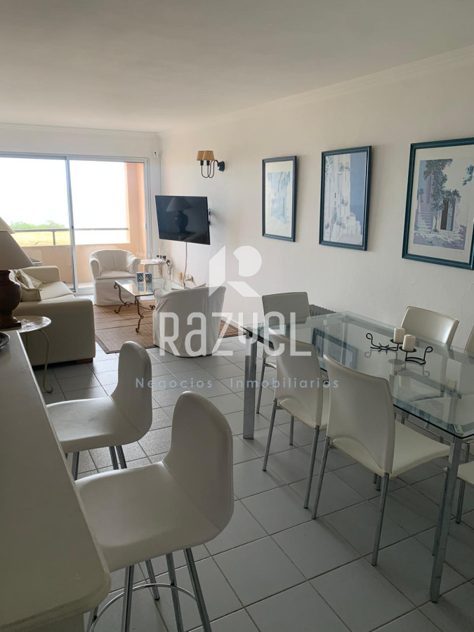 Apartamento ID.807 - Apartamento en edifico Tauro de 2 dorm 2 bañ
