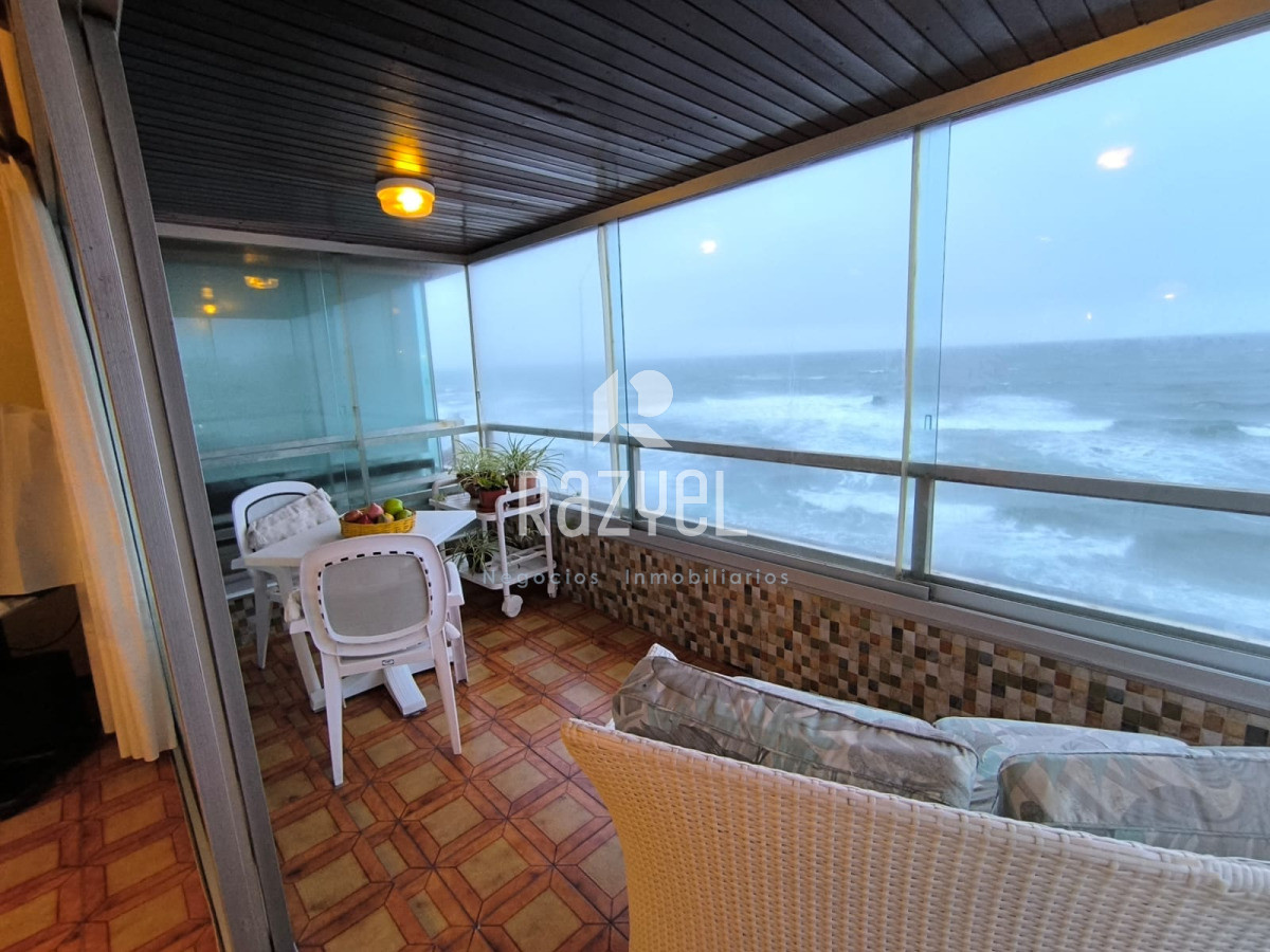 Apartamento ID.1127 - Espectacular alquiler con Vista al Mar. 3 dormitorios.