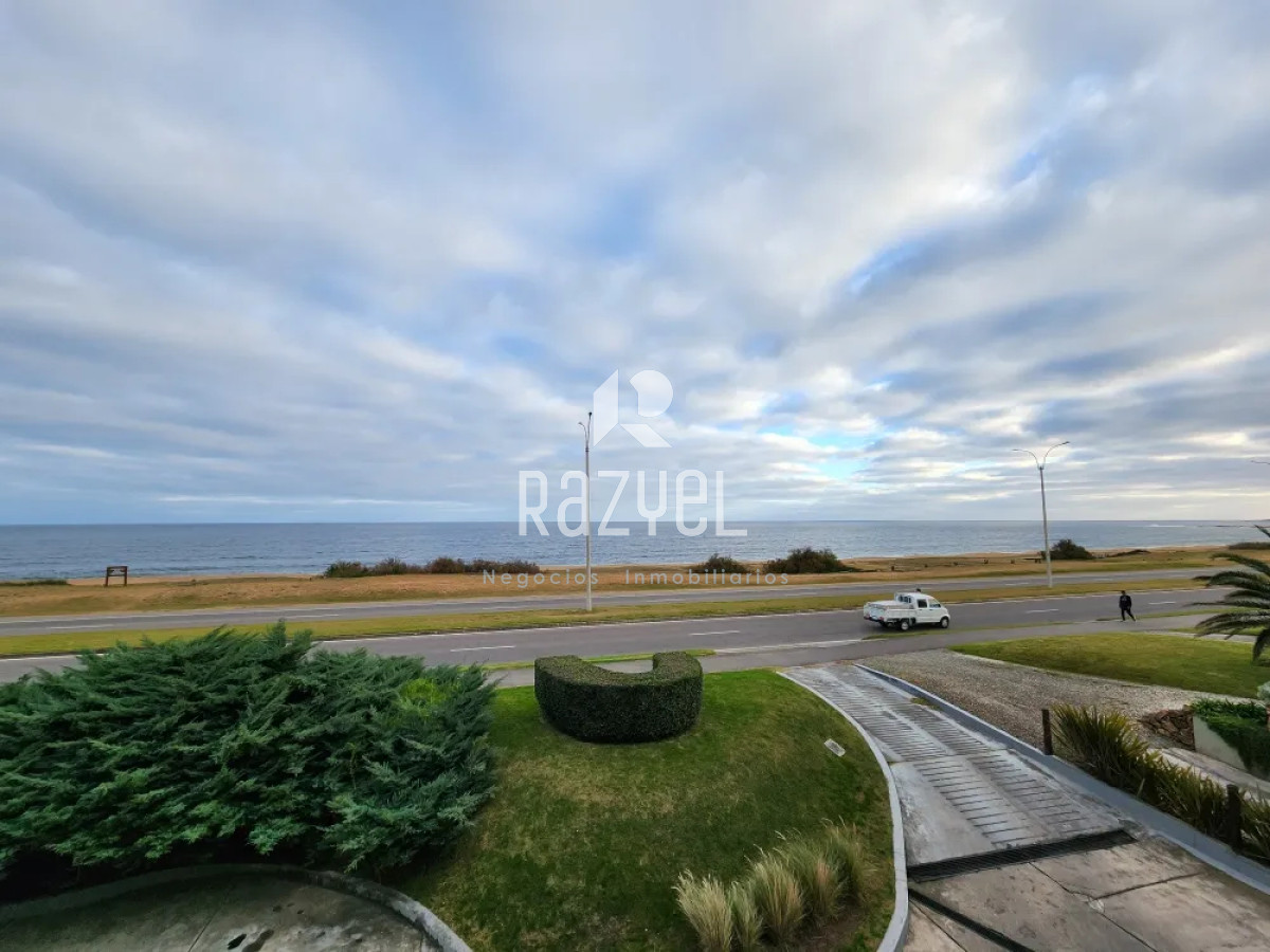 Apartamento ID.1004 - Apartamento en Venta Primera Linea Playa Mansa