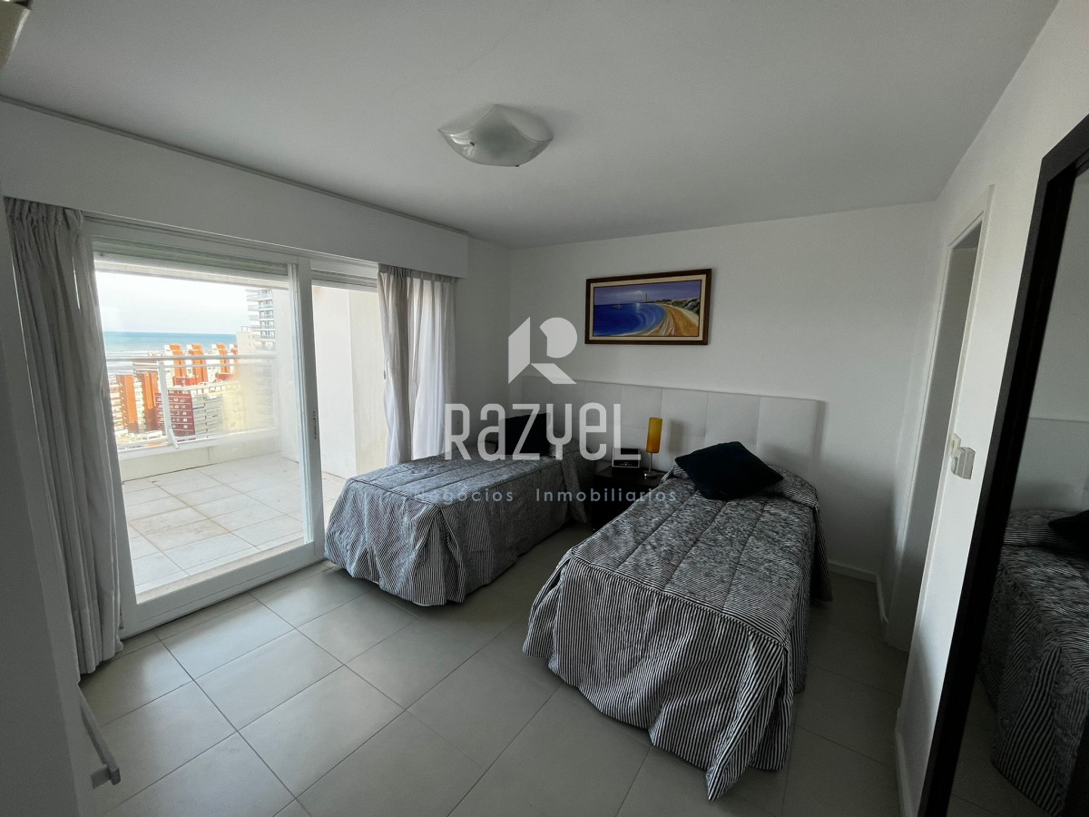 Apartamento ID.812 - Penthouse de 3 Dormitorios 4 Baños 4 Suites a 300 metros del Mar.