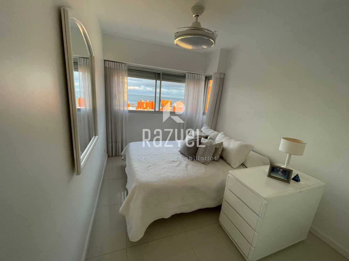 Apartamento ID.1007 - Venta Piso alto esquinero con vistas a Playa Mansa y Playa Brava – Punta del Este