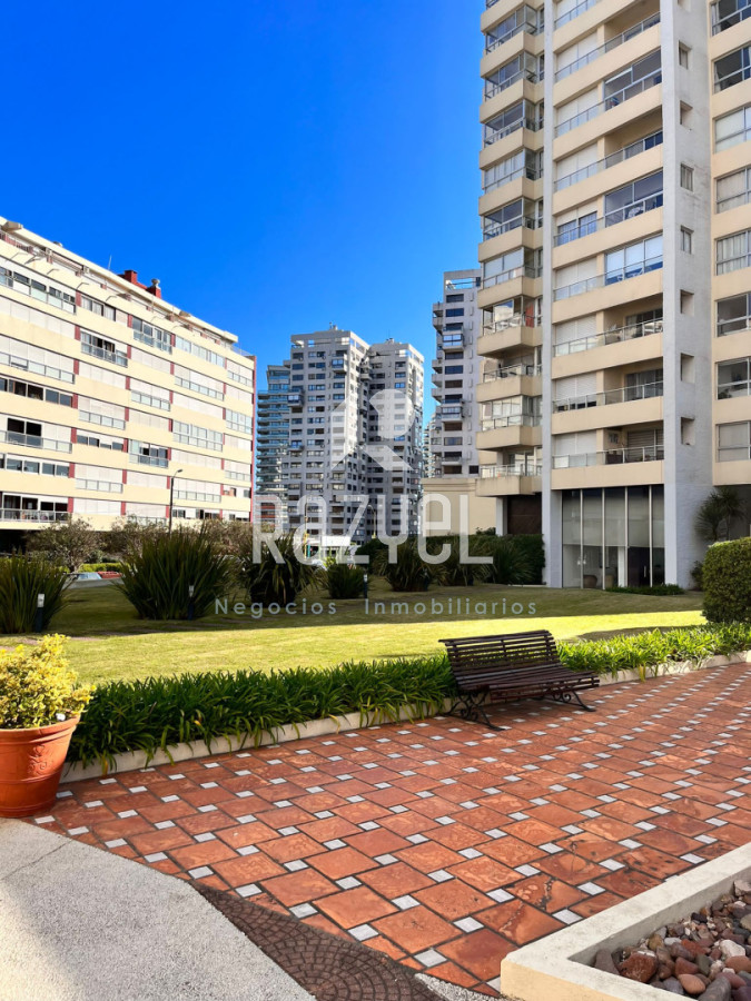 Apartamento ID.1220 - Alquiler temporal, disponible desde febrero. 1 dorm, Pda 2 Punta del Este.