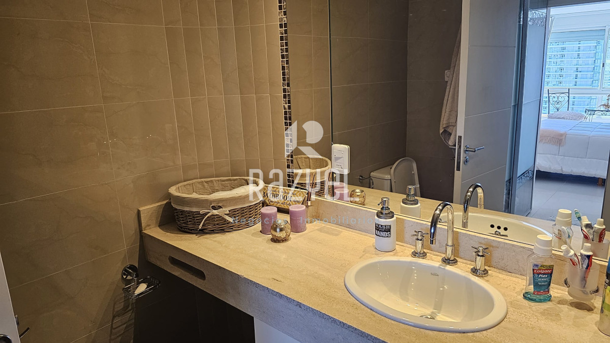 Apartamento ID.406 - Casino Tower de 3 dorm en suite mas dependencia .