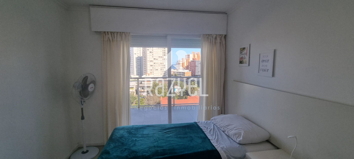 Apartamento ID.745 - Venta de apartamento de 2 dorm con parrillero propio en Torre Manhattan