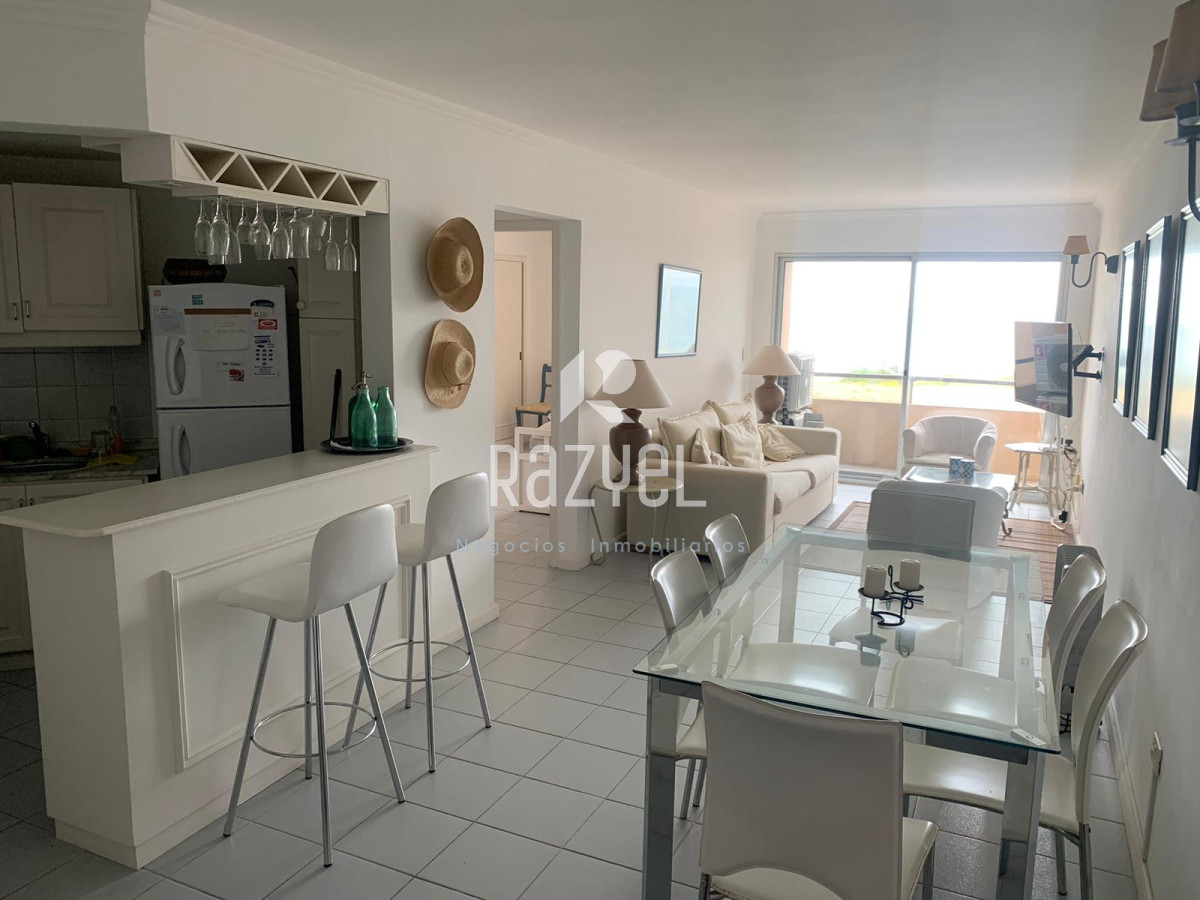 Apartamento ID.807 - Apartamento en edifico Tauro de 2 dorm 2 bañ