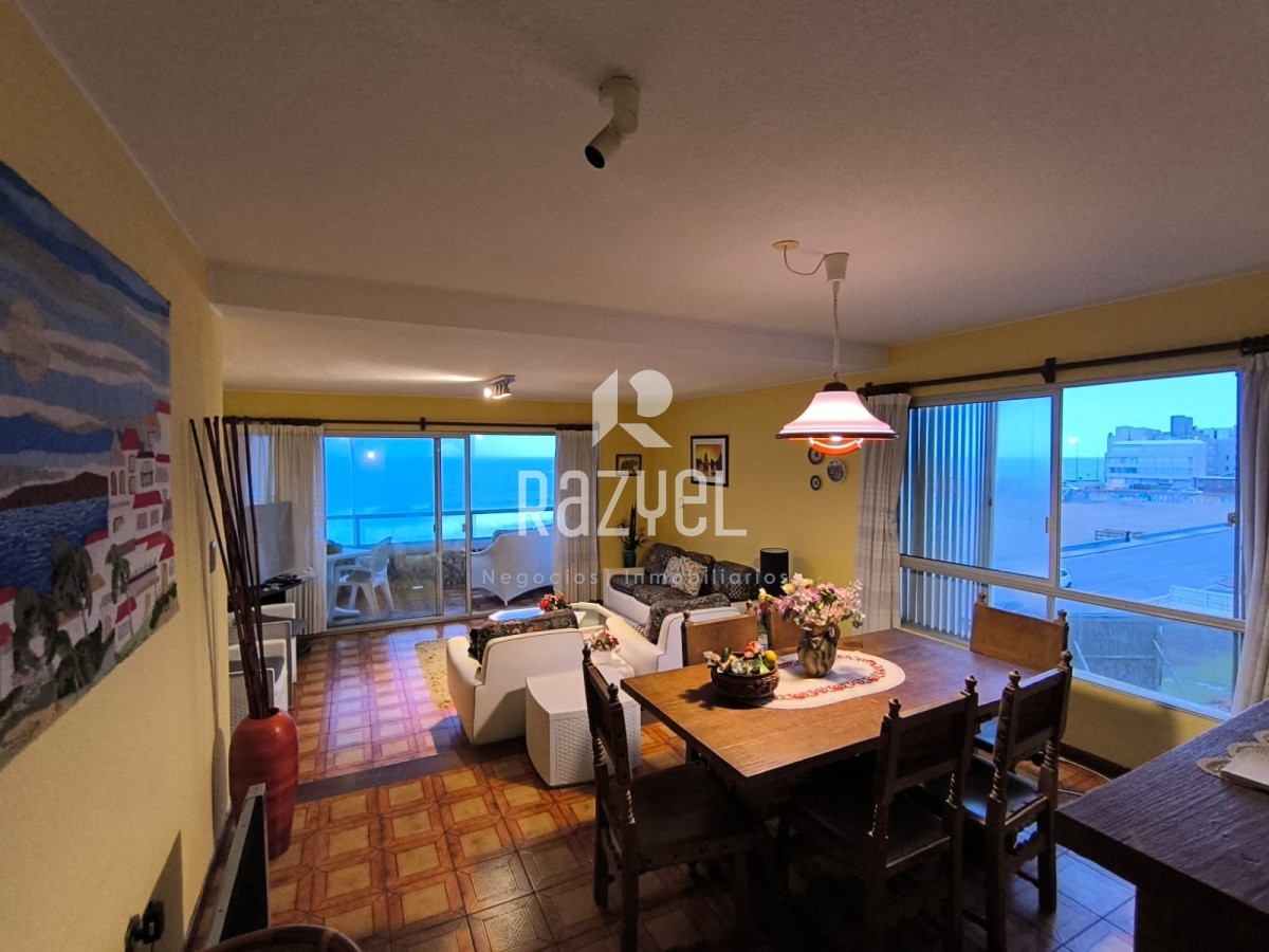 Apartamento ID.1127 - Espectacular alquiler con Vista al Mar. 3 dormitorios.