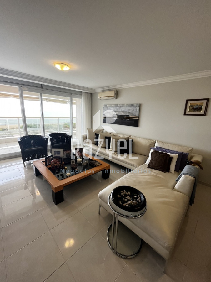 Apartamento ID.676 - Apto en Le Jarden de 3 dorm
