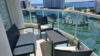 Casino Tower de 3 dorm en suite mas dependencia .