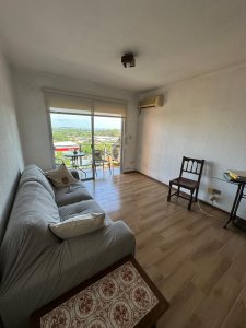 Alquiler anual apartamento de 2 dormitorios y 2 baños, Maldonado. 