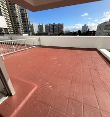 Con terraza amplia y todos los amenities : tu oportunidad en Punta del Este.